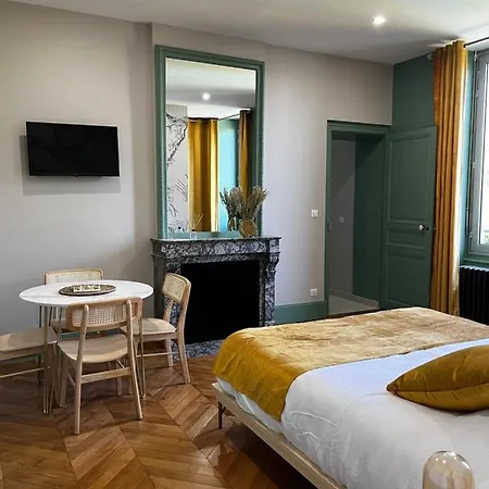 Pensjonat La Parenthese Flechoise, Armand La Flèche