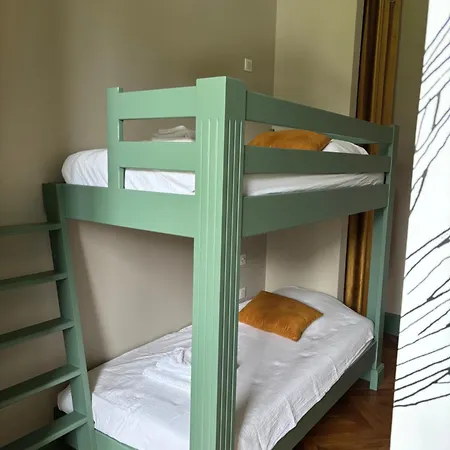 La Parenthese Flechoise, Armand